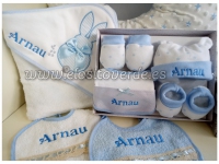 Caja Regalo bebé Azul o Rosa Capa de baño + Conjunto recién nacido + 2 baberos OFERTA